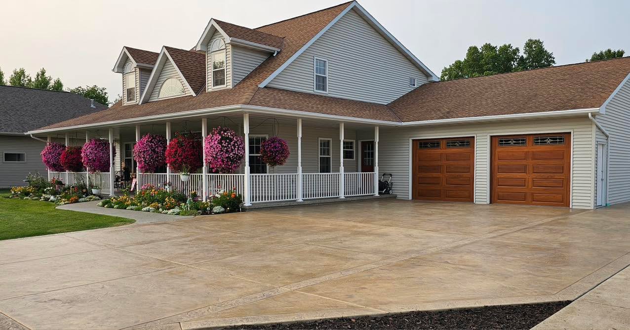 decorative concrete driveway pour in manitowoc koeppel concrete